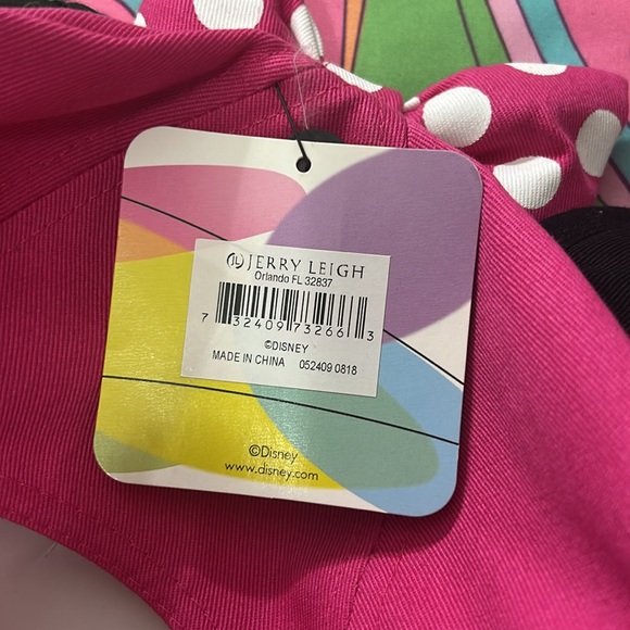 Minnie and Mickey hats 💕🖤 - Picture 3 of 6